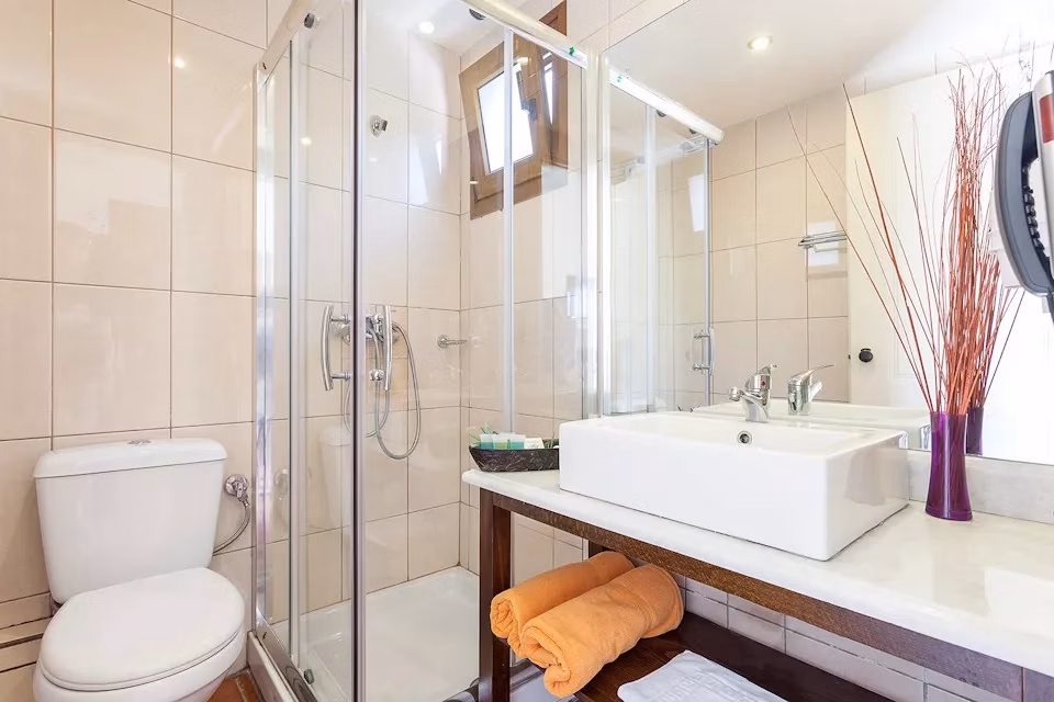 Double Room Upper Floor Sea View 2
