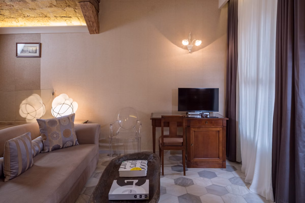 Master Suite 1