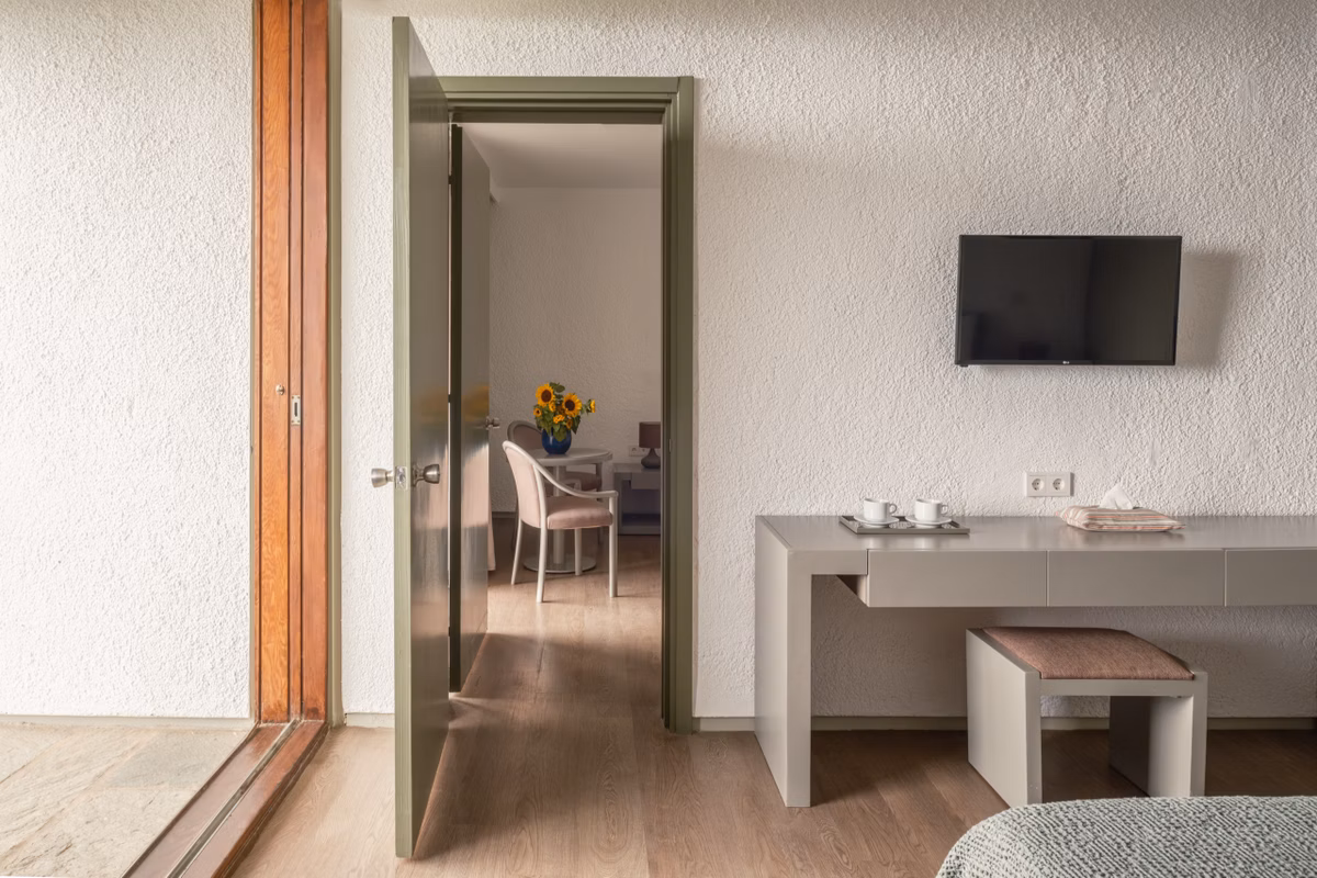 Interconnecting Rooms 1