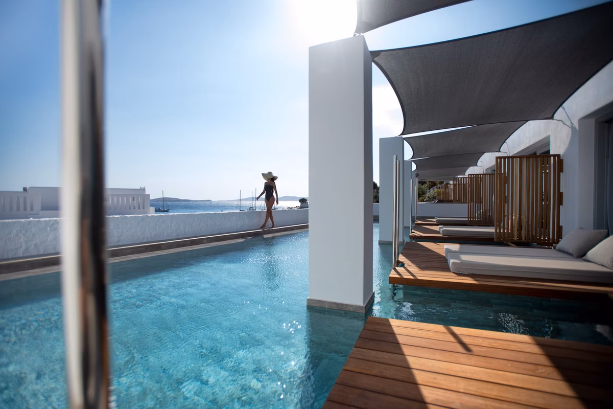 Deluxe Suite Sea View with Shared Pool 1