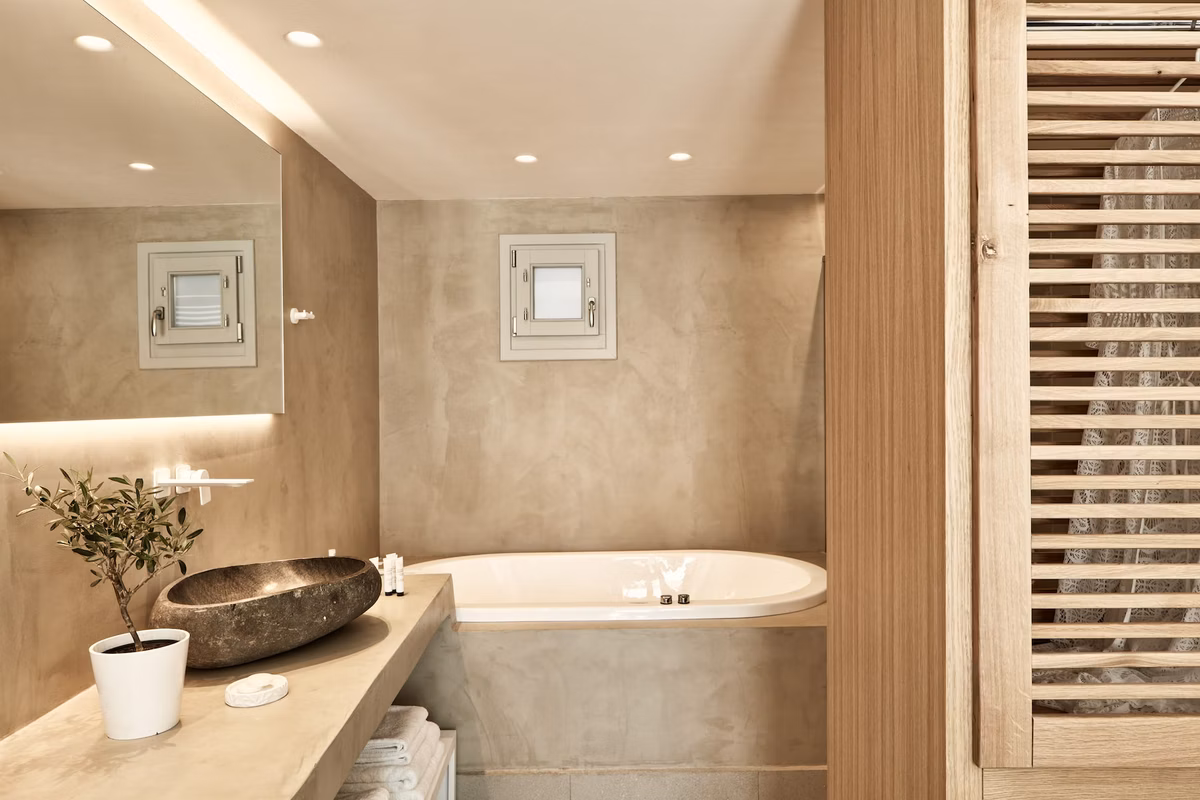 Pool View Suite with Indoor Hot Tub 9